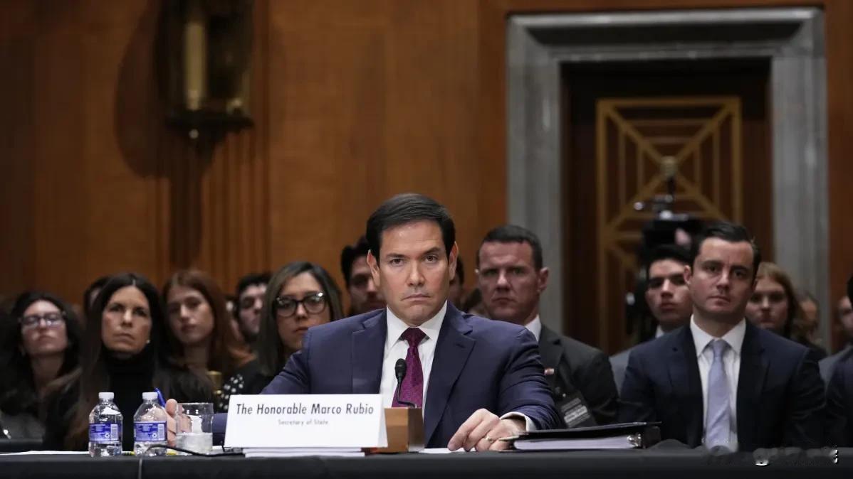 美国为委内瑞拉石油交易颁发许可证

在尼古拉斯·马杜罗被抓捕后，美国财政部颁发了