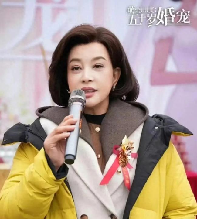 最近好多演员都跑去拍短剧了
娄艺潇，刘晓庆，舒畅，李若彤，倪虹洁等等，素人演短剧