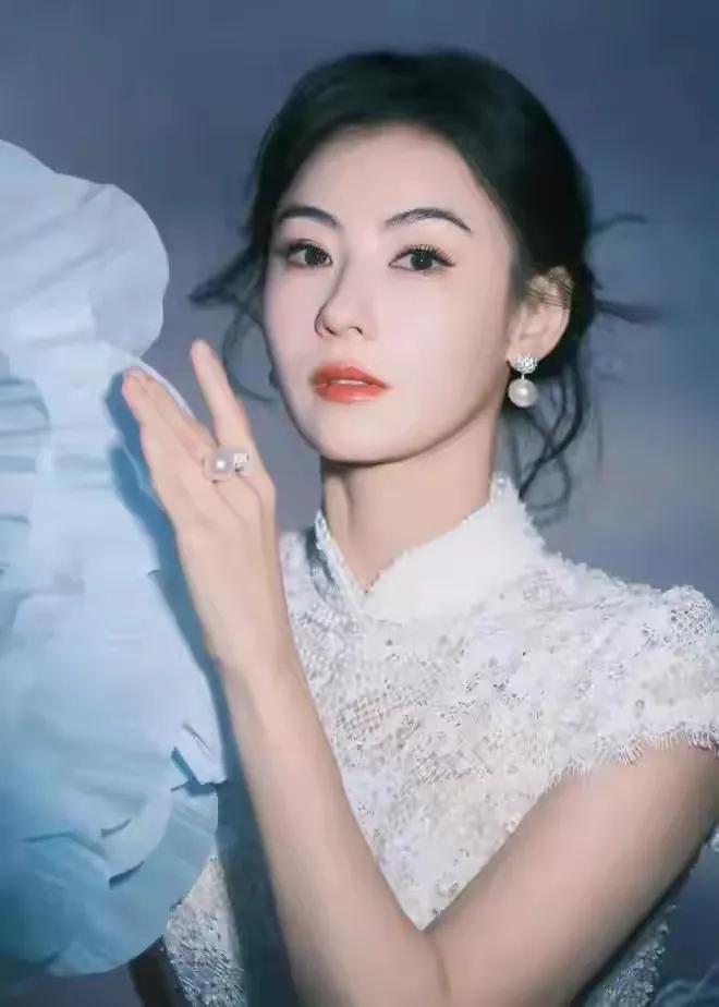 【张柏芝谢霆锋世纪同台真相大起底！】
5月5日，谢霆锋香港演唱会惊现