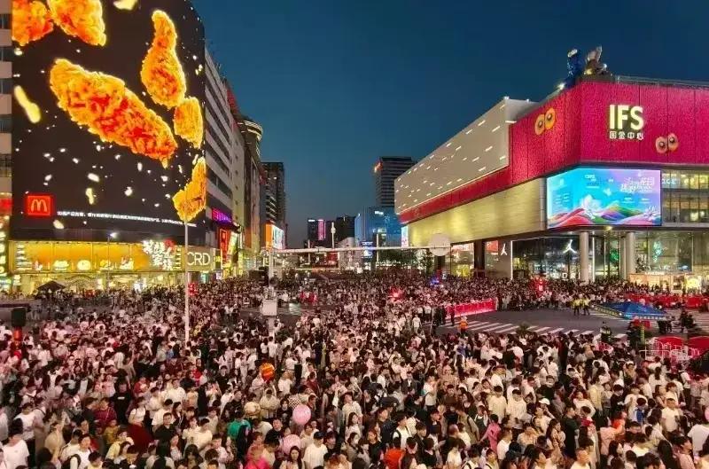 忽然发现，中国正在进行一个“阳谋”，外媒已经敏锐察觉！
 
新加坡《海峡时报》就