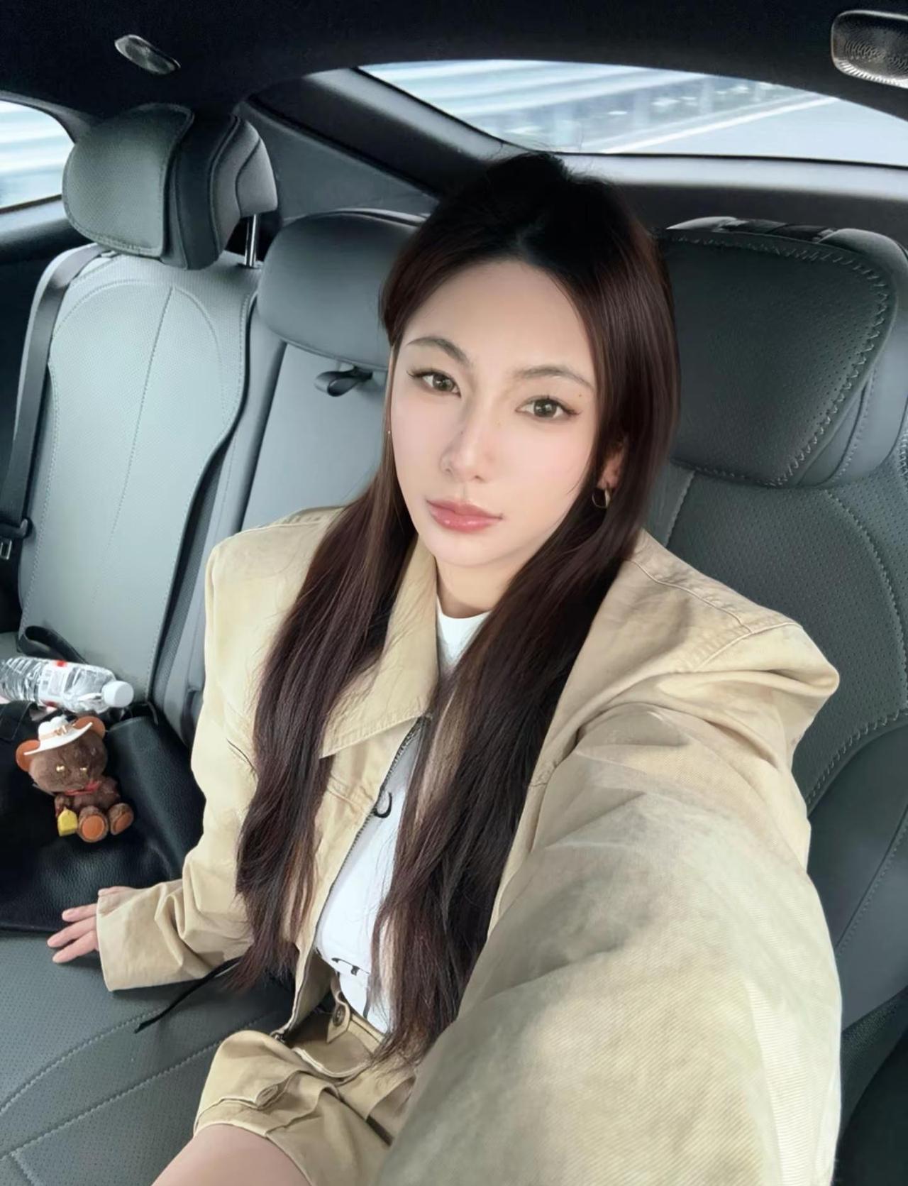 别老是给别人发消息 我也识字ootd每日穿搭 日常穿搭 水瓶