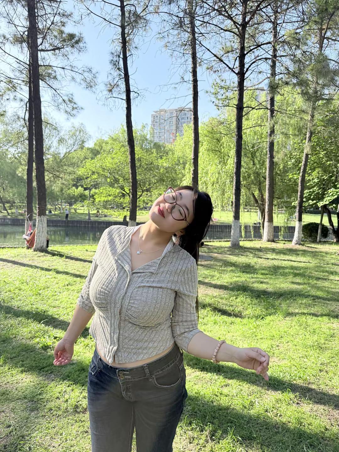 (>^ω^<)穿搭微胖穿搭 无美颜无滤镜拥抱自然