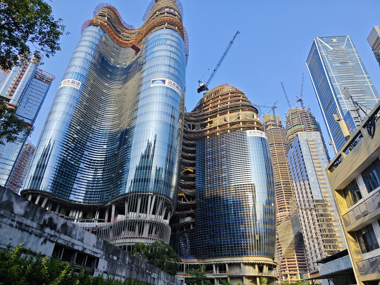 深圳湾超级总部中心被称为超高层摩天楼建筑博物馆，三栋最炫的摩天高楼，跟大家分享一