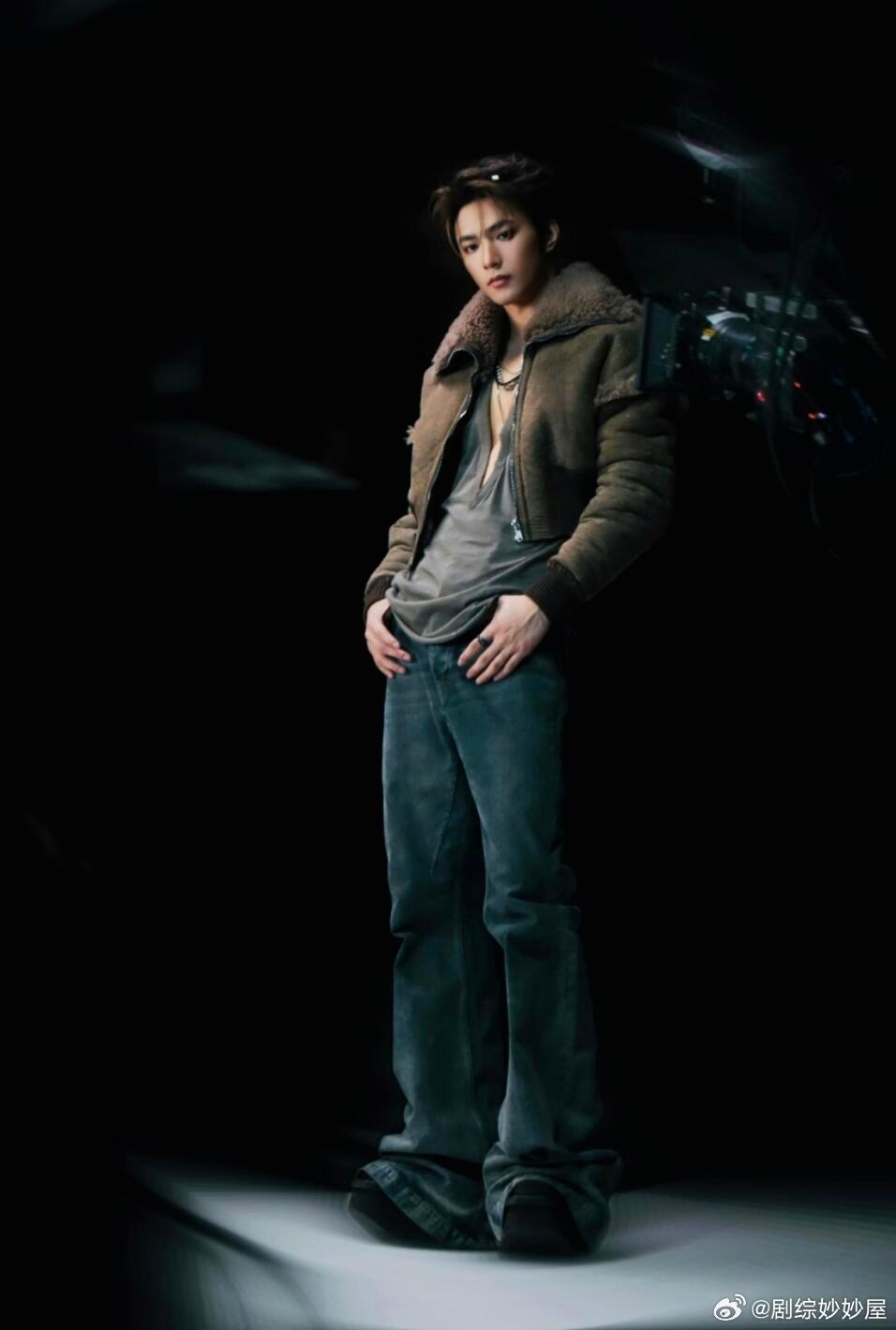 刘耀文自曝一个月减了10斤刘耀文说自己体重基数没那么大瘦成这样还能一个月减10斤