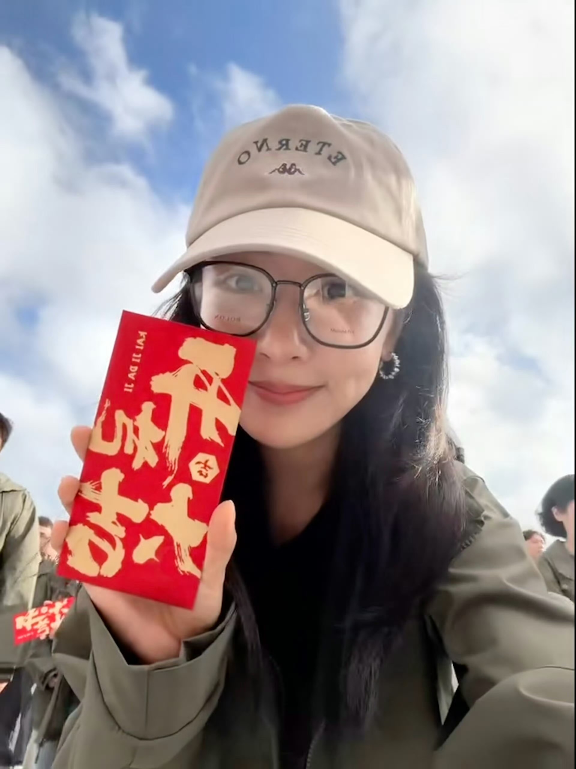 杨紫可塑性有多强杨紫的演技真的是绝了，每一个角色都能让人眼前一亮，期待她更多的作