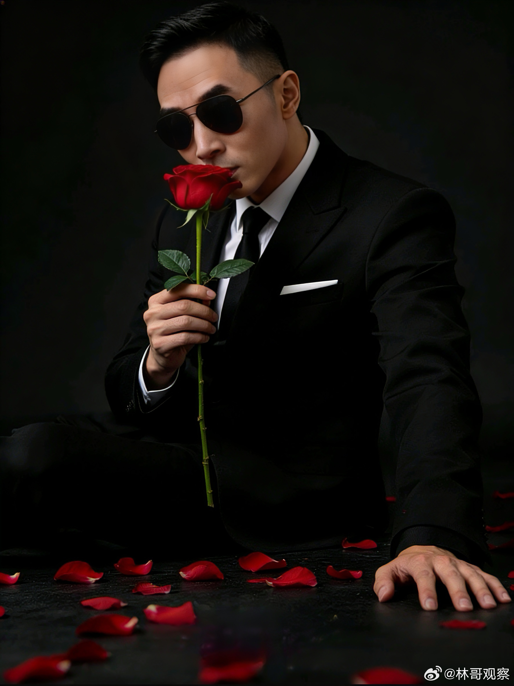 自媒体本质上就是个人名片的放大器你本来是谁它就把你放大一百倍、一千倍在这个时代，