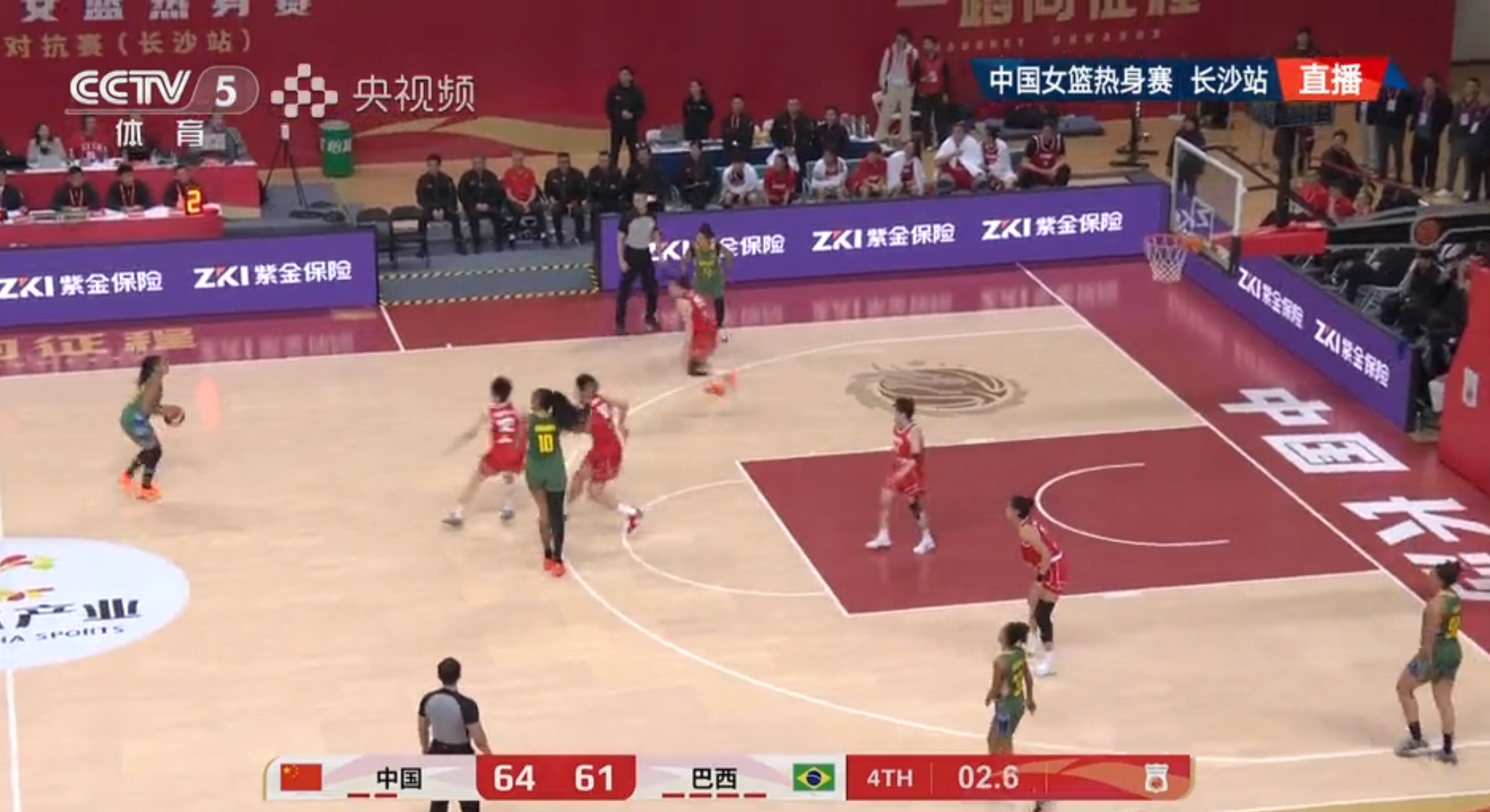 最后一节中国女篮单节被巴西打24比9，最后被这个距离的三分绝平进加时…中国女篮v