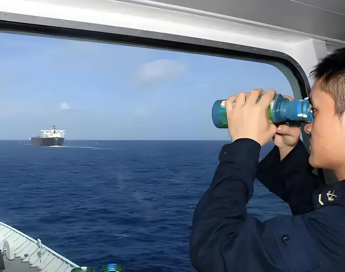 现如今我看到很多人要求海军撤掉舰长。可是你们知道海军培养一个舰长有多不容易吗？更