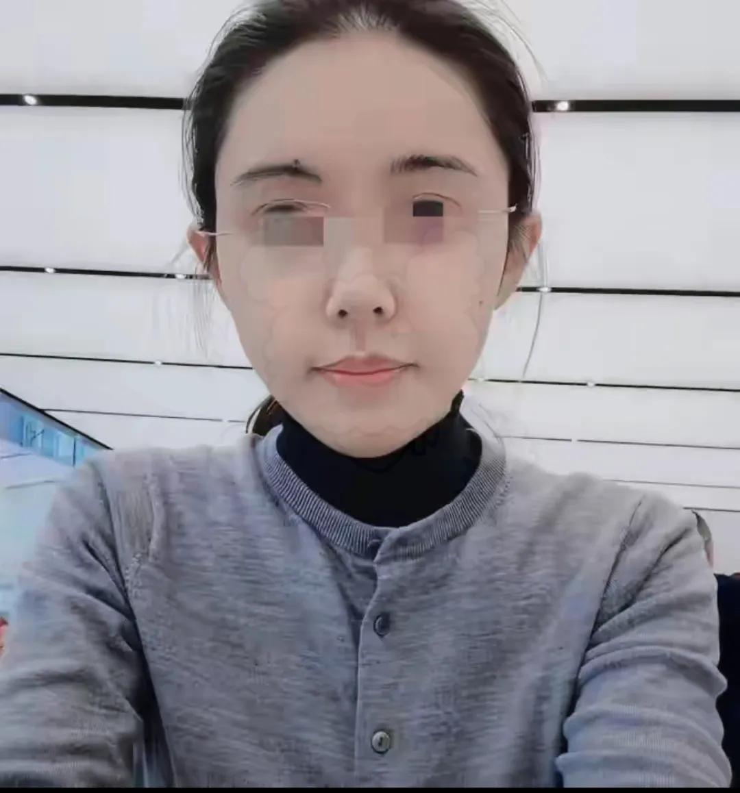 
          亲妈走了快十六年，当女儿的才发现，当年那些口口声声为了她