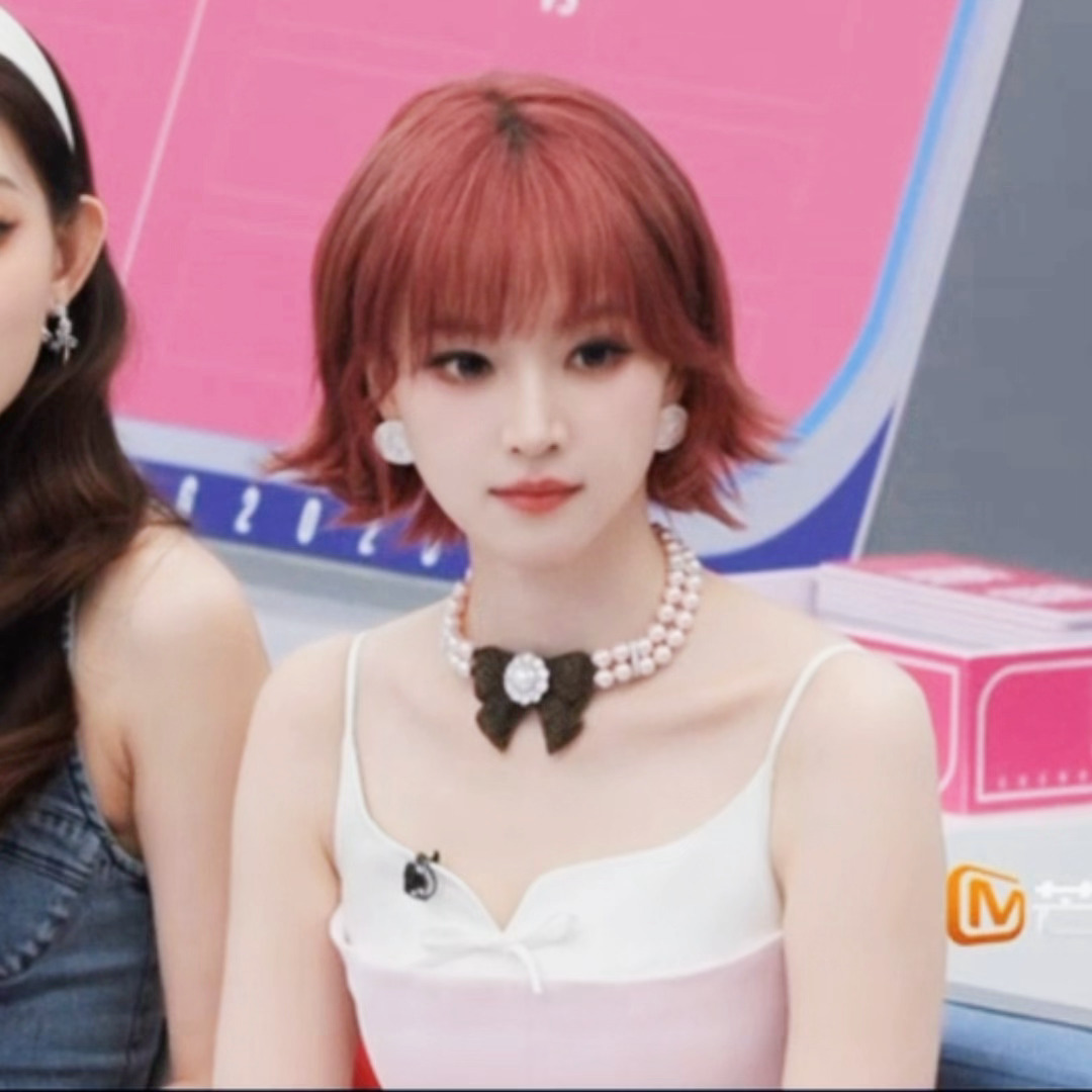 黄灿灿真的好可爱。。。好漂亮。。。乘风初见面直播