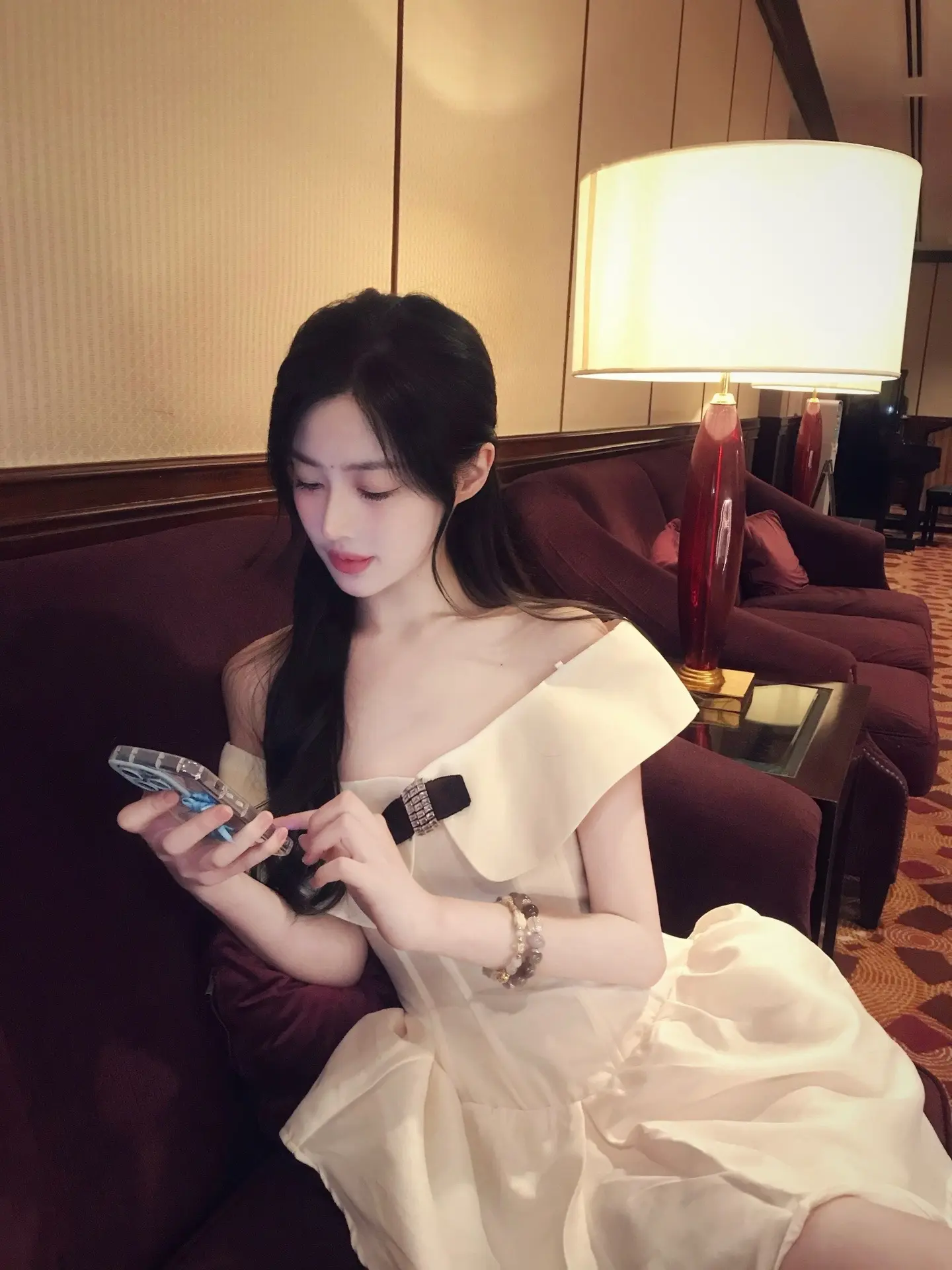 在这情天恨海里 哪里是我们的天上人间