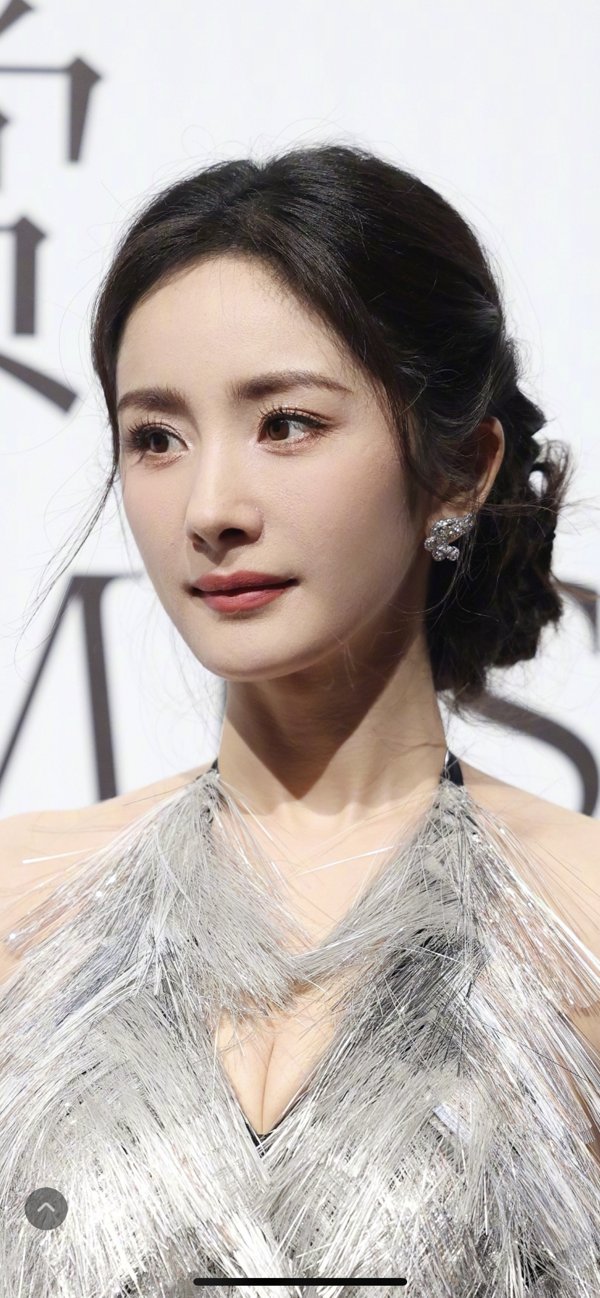 #杨幂压轴#毛孔都能看出来的纯生图，大家觉得杨幂这次的状态怎么样？ ​​​