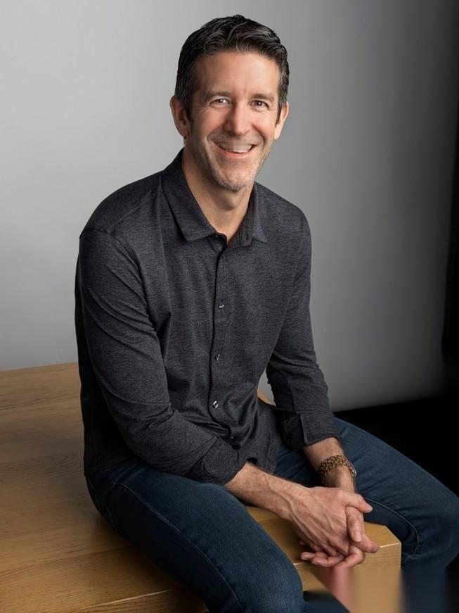 【苹果新CEO特纳斯履历】4 月 21 日，苹果公司宣布，蒂姆 · 库克将出任苹