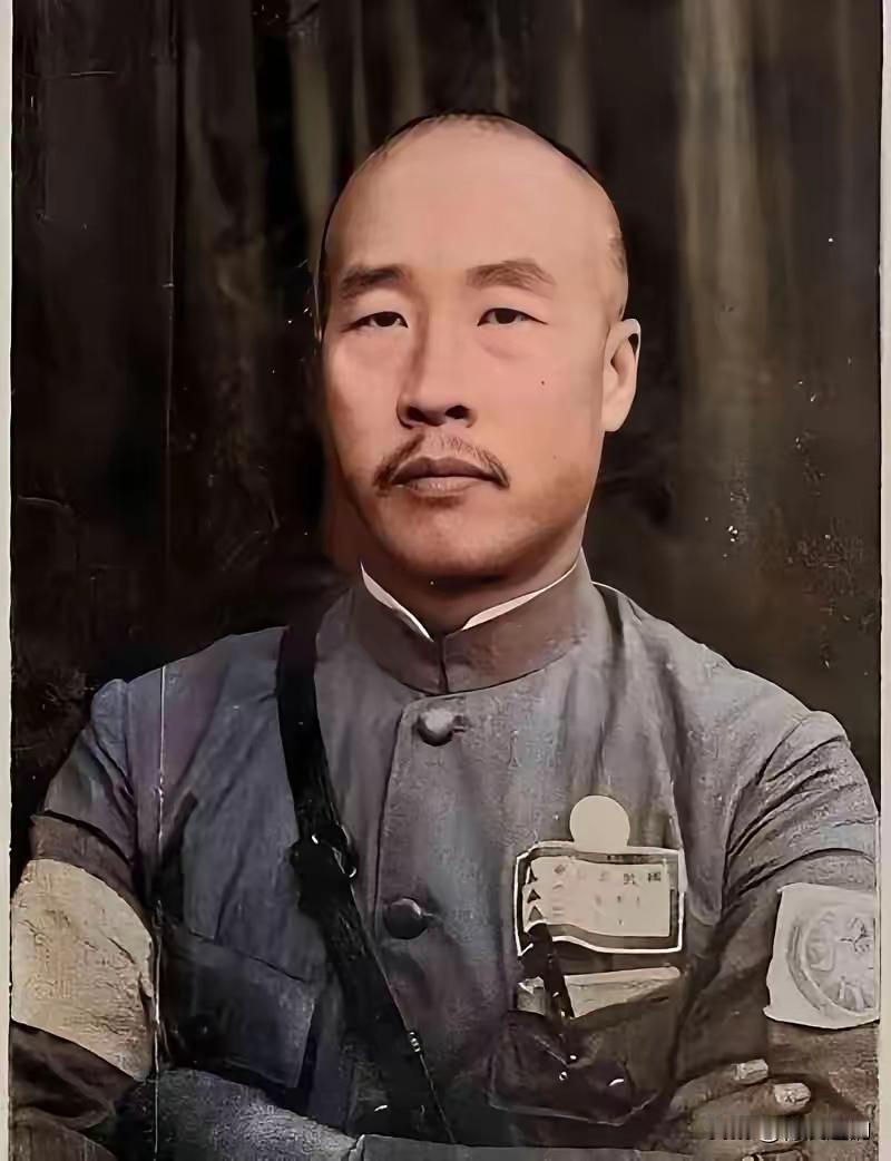 1937年，韩复榘叫来手下五个师长，讨论是否和日本人合作，孙桐萱带头说：“韩主席
