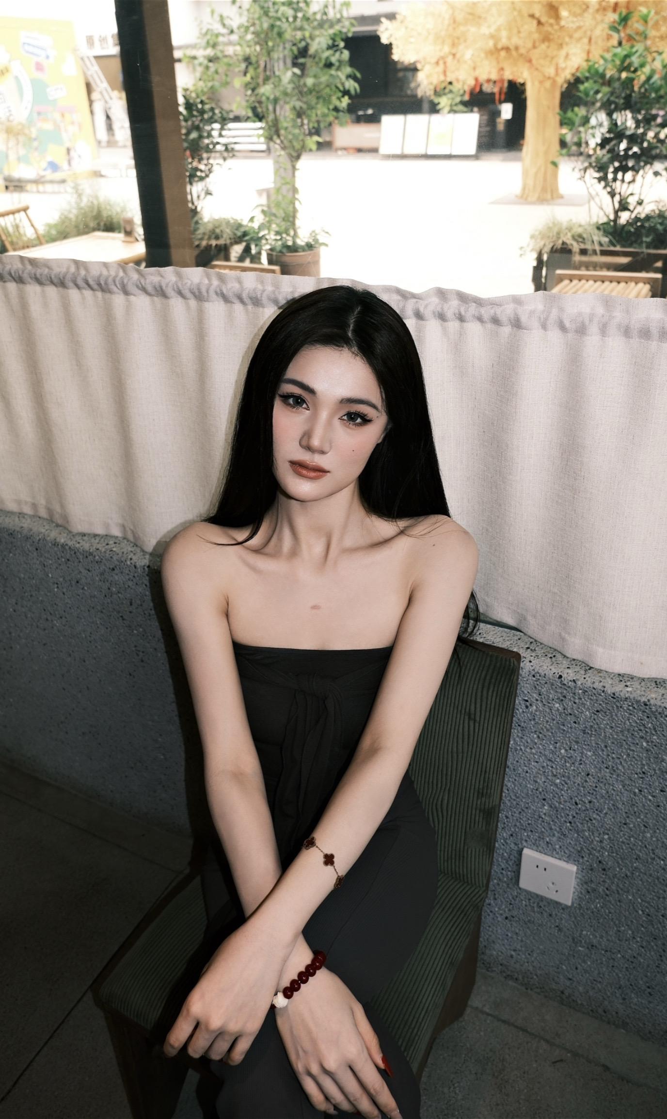 我猜你应该是个model 身材bravo