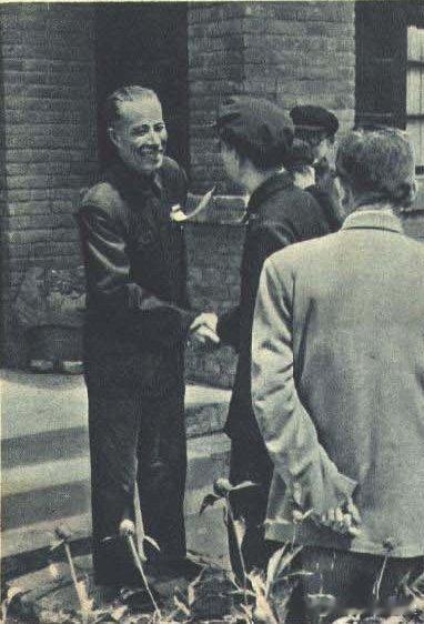 1961年7月《人民画报》介绍了清华大学的几位教授图1 清华大学农业机械系主任李