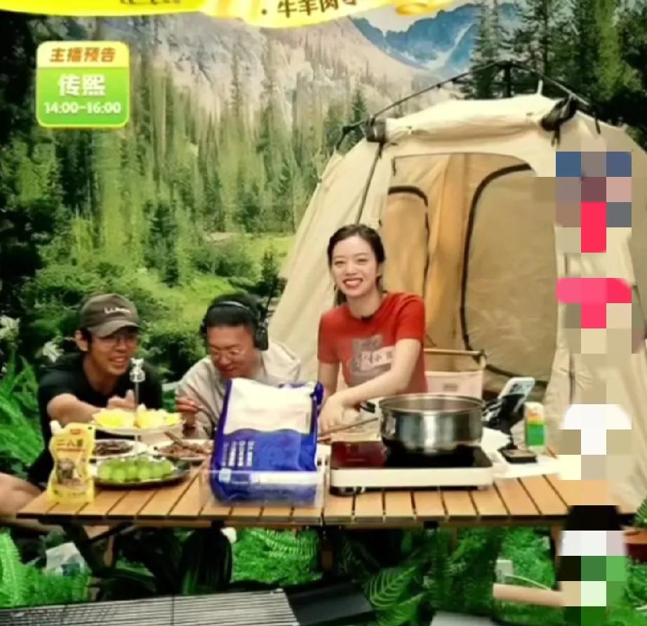 小贝，这招太狠了！摄像小哥的点评，简直是一针见血啊！

昨天，小贝当了一回主持人