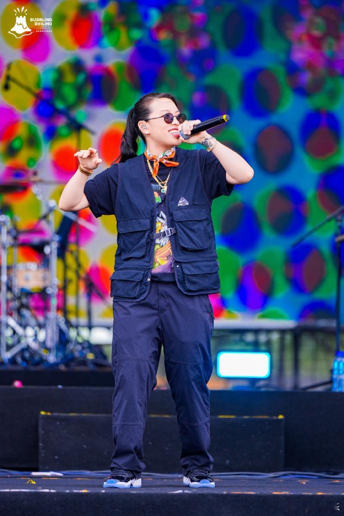 泡泡岛治好了我的精神内耗泡泡岛不仅是一个地理上的存在，更是一种心灵的寄托。这里汇