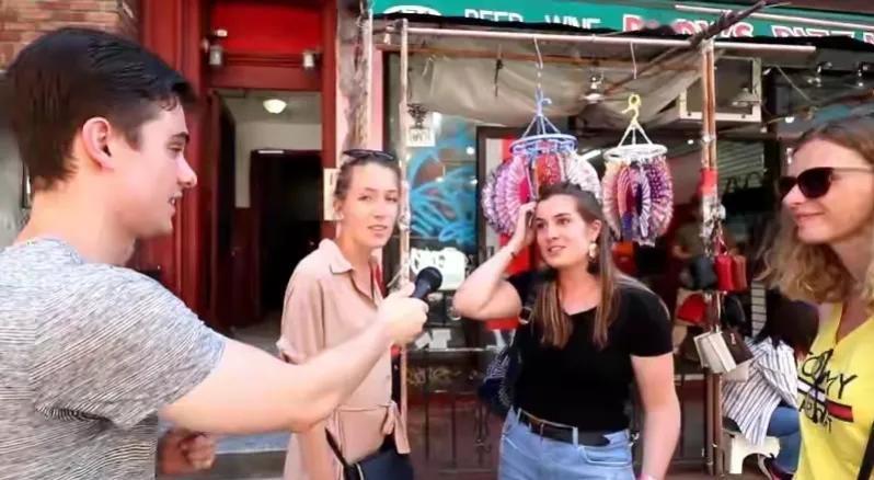 为啥人家老美不玩直播带货
主要是条件不允许
1.没有完善的物流配套
交通网老旧，