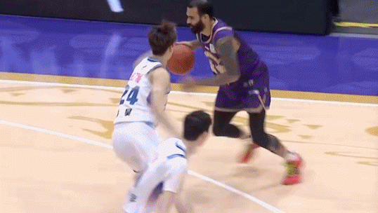 火力全开！里勒20投12中&罚球9中6砍35分3板1助1帽 得分全场最高cba