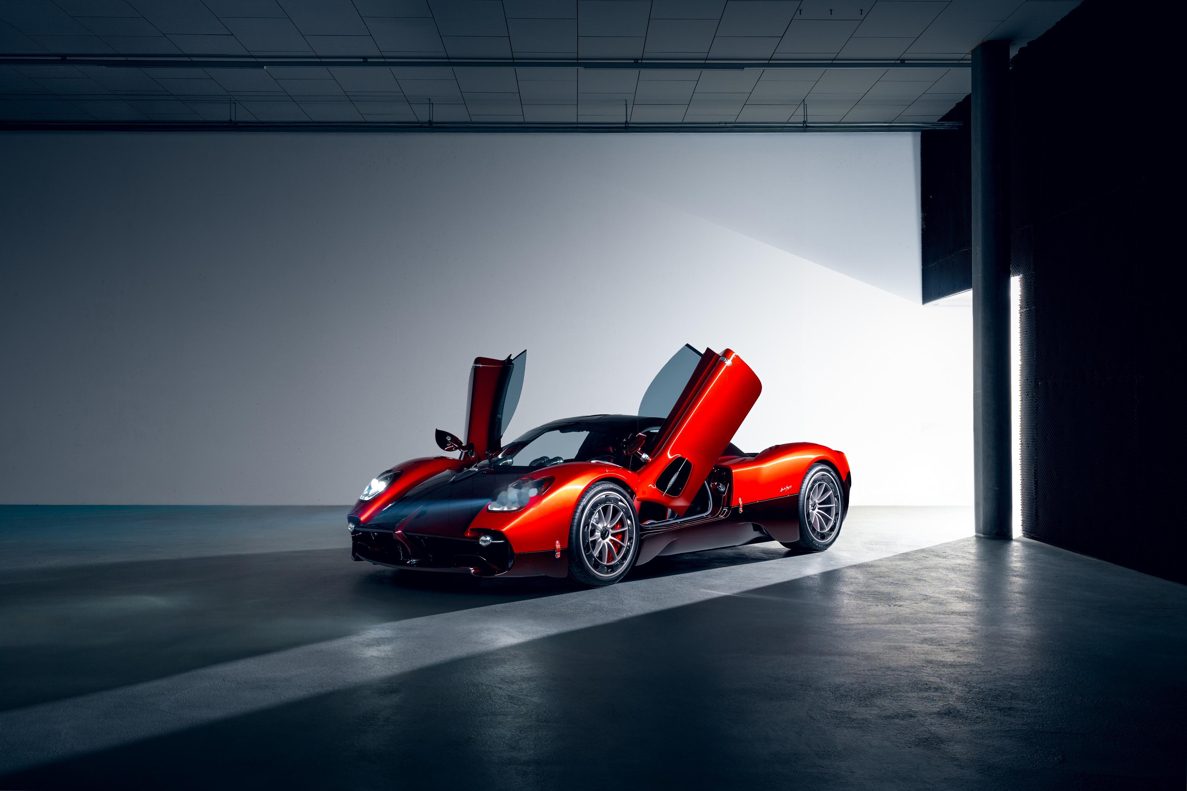 Pagani Utopia搭载 6.0L  AMG V12 发动机864 马力，