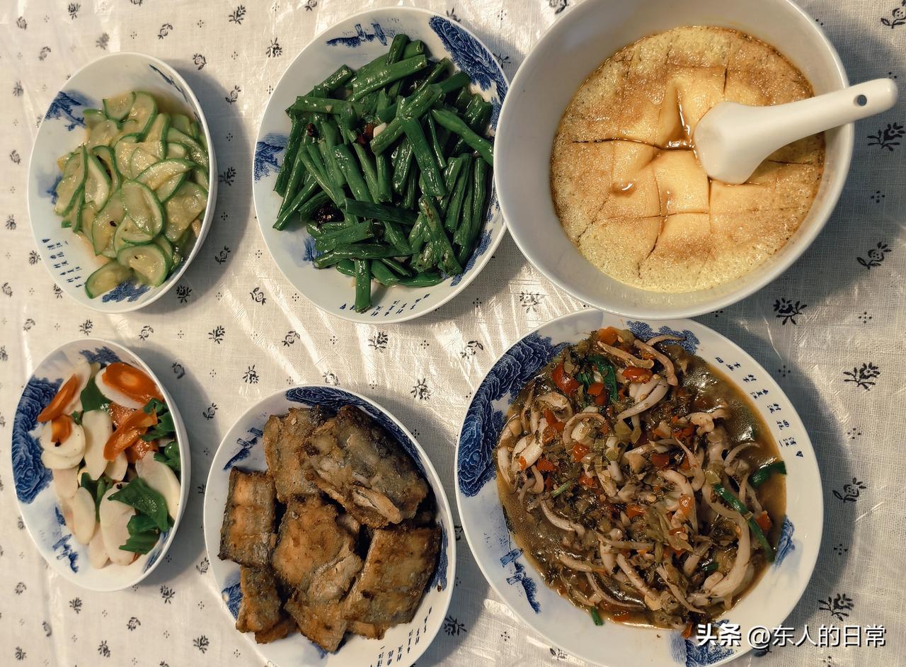 今天我们俩走了一万多步，到菜市场买了菜，做了晚饭，这退休生活三部曲妥妥的。

老