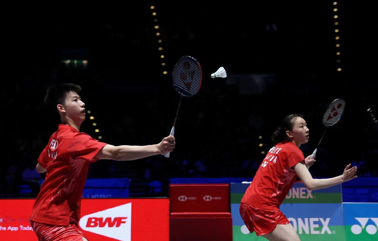 混双新组合冯魏止步新加坡羽毛球公开赛8强！冯彦哲/魏雅欣🇨🇳VS🇲🇾吴埙