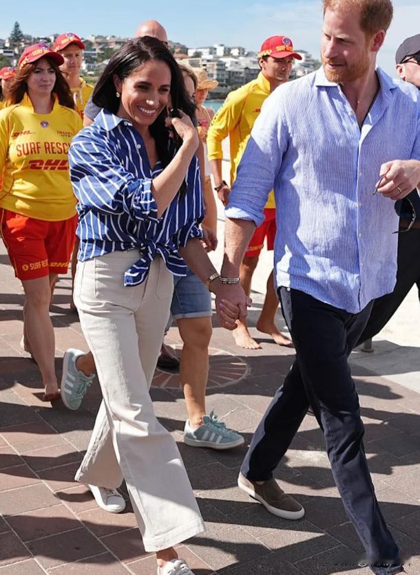 看到这样的梅根，凯特也会觉得后怕吧。

即使已经离开王室这么久了，梅根还是那么受