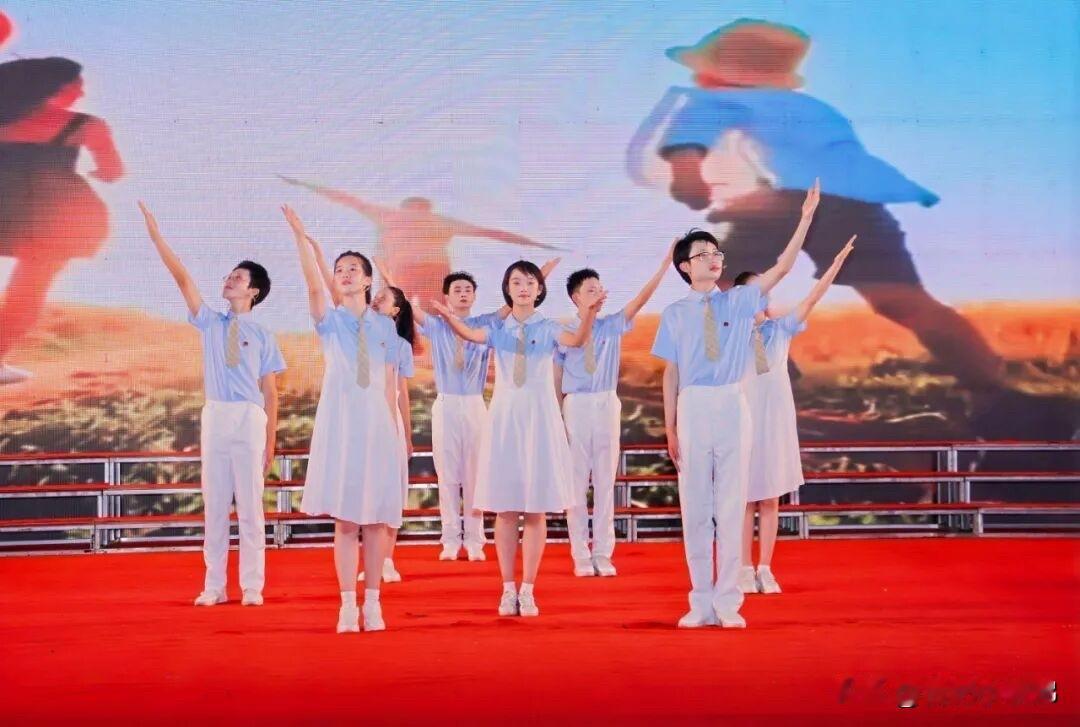 热烈祝贺合肥市第三十八中学，在合肥市第八届中华经典诵读大赛中脱颖而出，一举拿下中