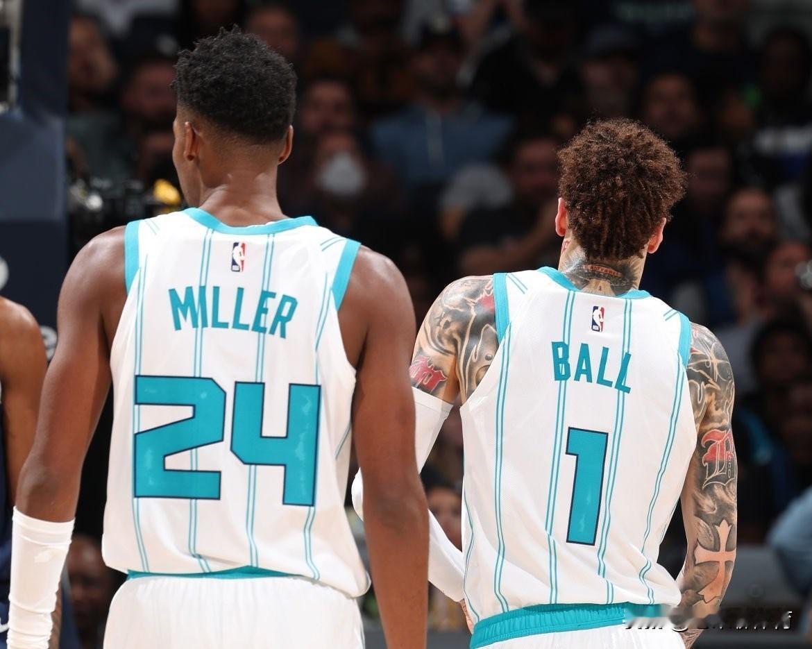 接受现实吧，把二当家的位置让给克尼佩尔！
如果说拉梅洛鲍尔是黄蜂队的大当家，那么