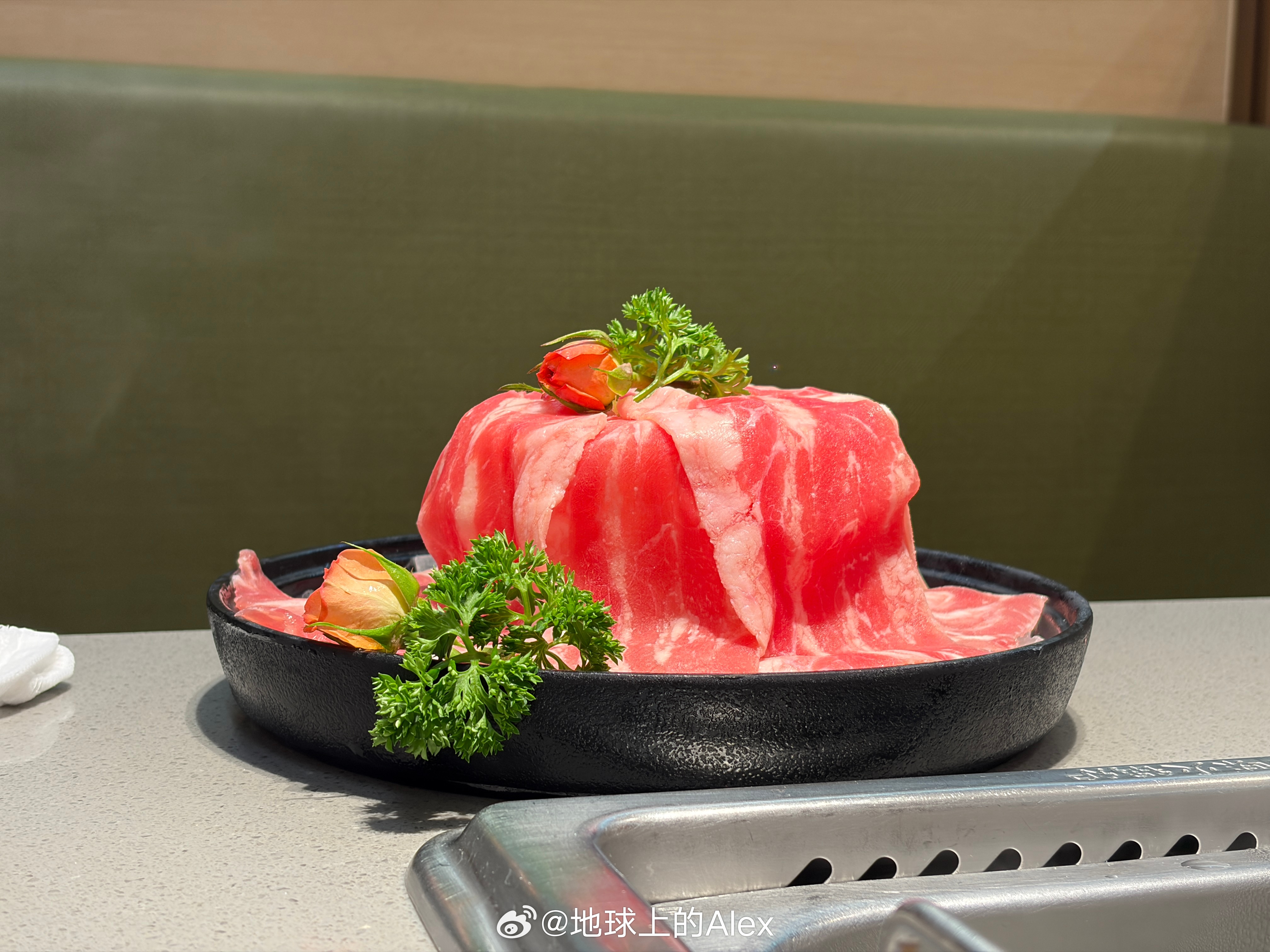 原来三月过生日吃海底捞还有肉肉蛋糕送