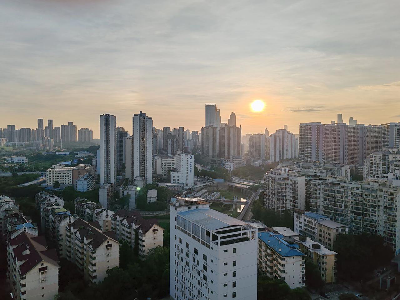 大好的河山，美好的早晨，每天保持好心情，以开放、进取、谦虚、乐观的心态去探索这个