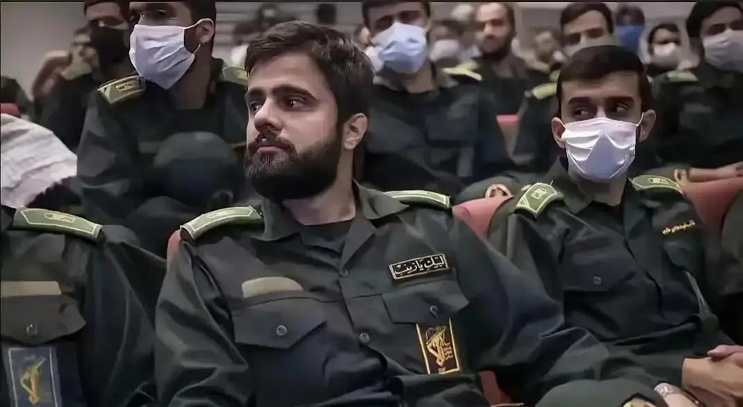 当战火点燃第五个晨曦，伊朗的“老兵军团”像时间的幽灵突然复活，轰然降临战场。这不