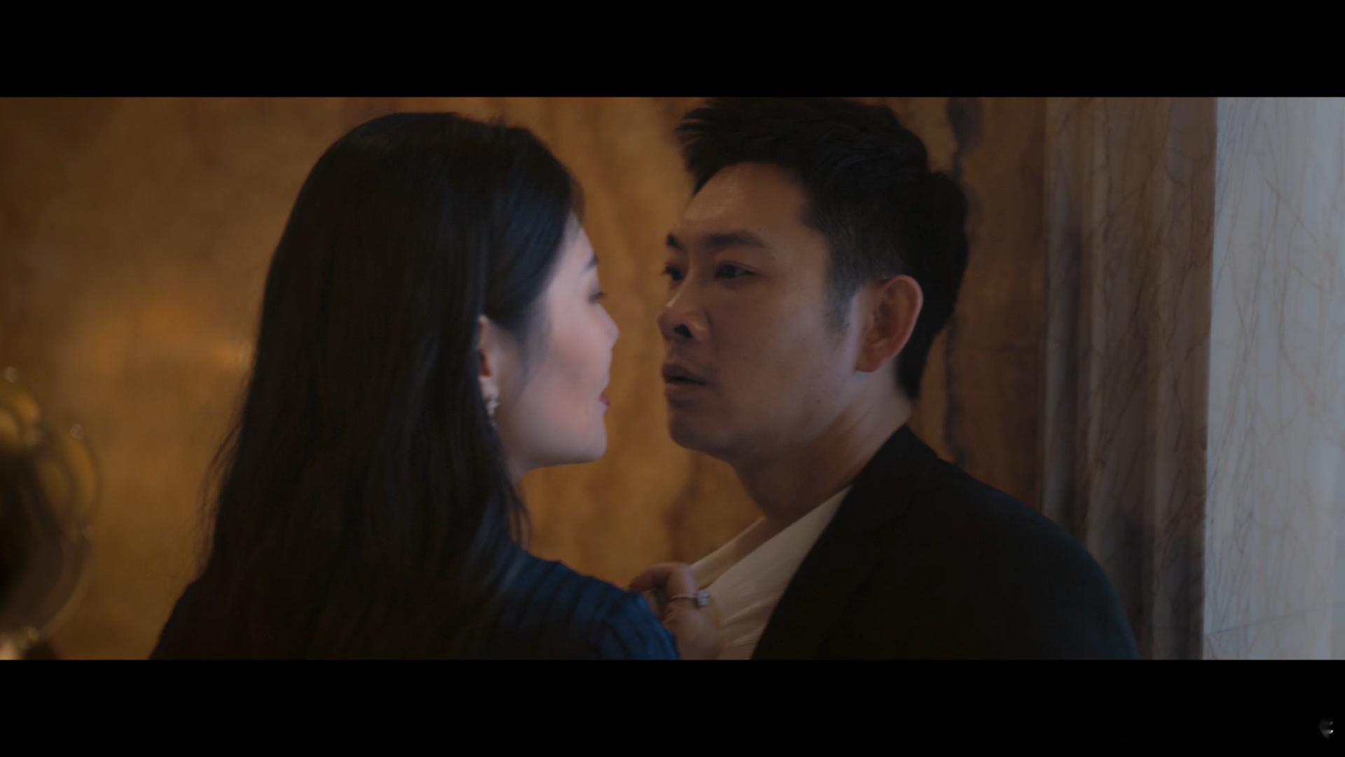 在荒诞犯罪剧里嗑上纯爱cp了低智商犯罪 原本以为只是一部搞笑无厘头的犯罪剧，没想