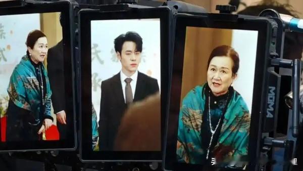 从“流水线女工”到“短剧顶流”的跨时空逆袭

19岁时，潘艺虹因40元学费与演员