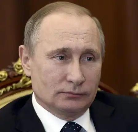 都以为普京要趁着油价飞涨，大捞一笔。

结果他直接把油管子的阀门给拧死了。

4