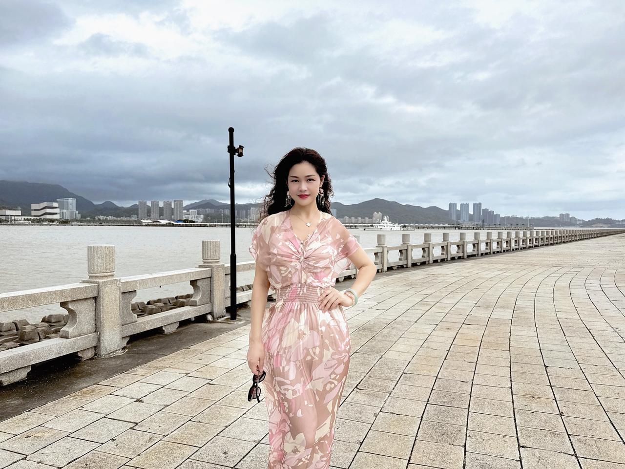生活就是忙里偷闲，欣赏人生风景，幸福就是把平凡的日子过出诗意，把简单的生活过的丰