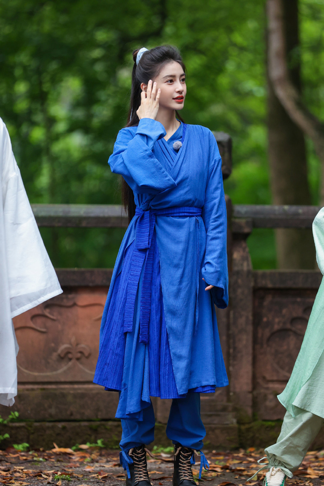 angelababy 麦吉丽品牌护肤代言人angelababy “将心事寄托予风