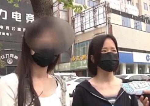 一位姓李的女士发现自家1还在上学的女儿，锁骨位置多了个纹身，纹的不是什么图案，而