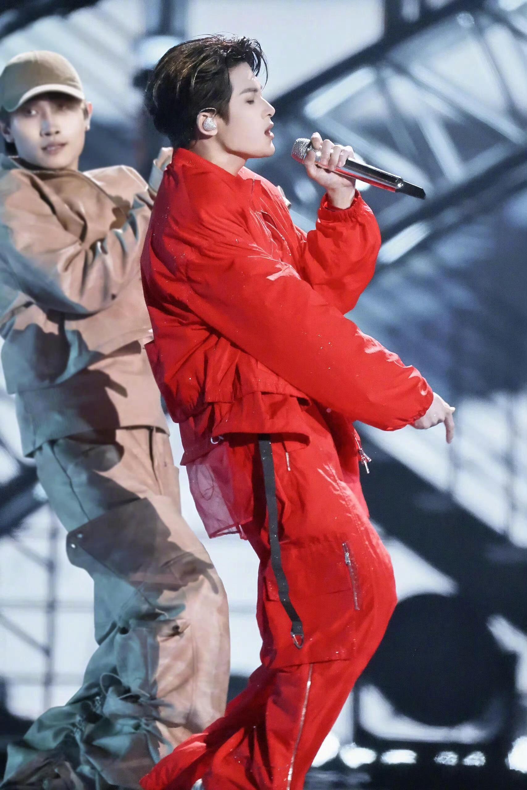 檀健次《PROOF》登顶华语音乐打歌中心全球华语音乐流行榜，实至名归，PROOF