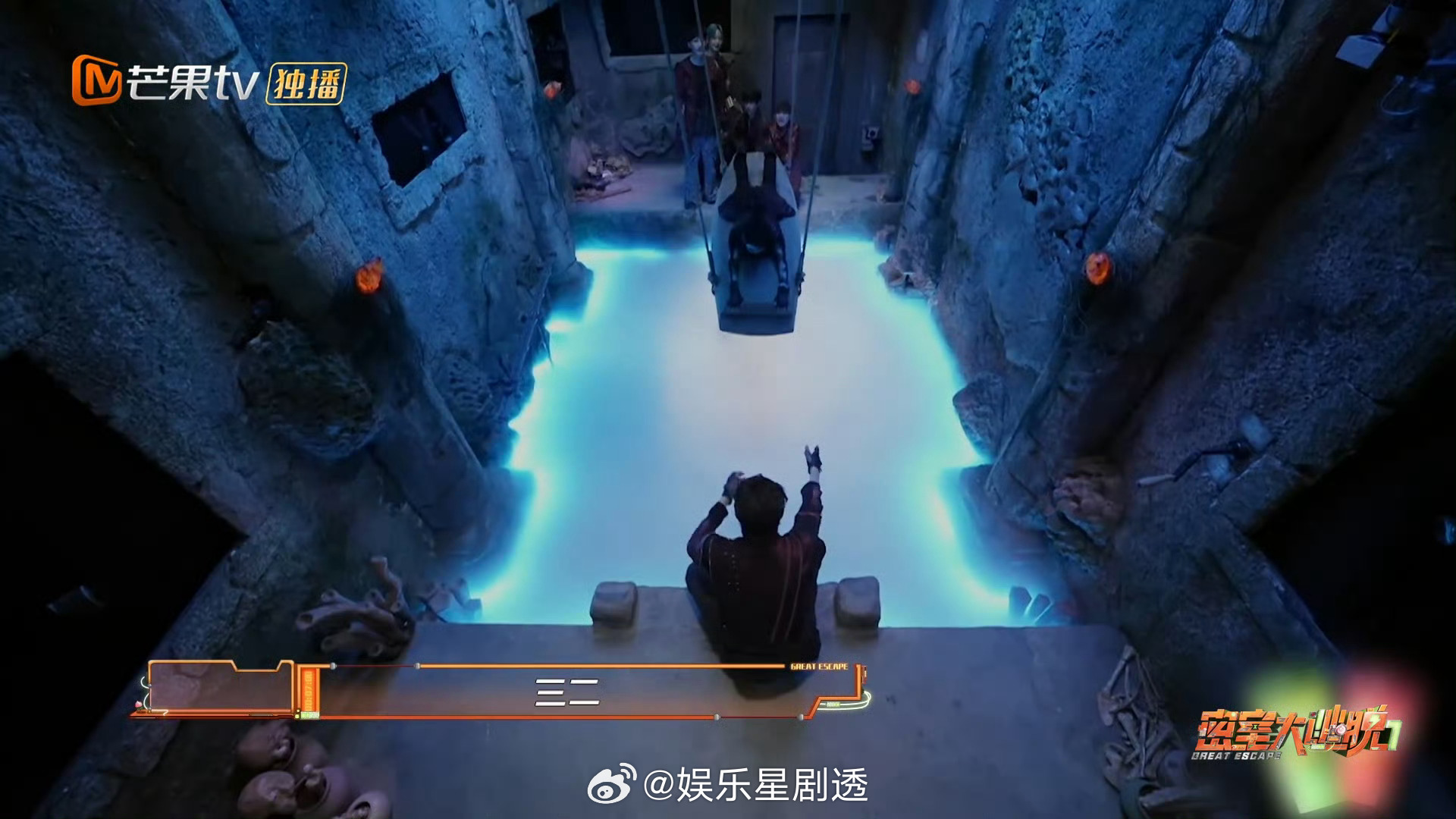 王楚然在密室荡秋千 别人玩密室是惊声尖叫，王楚然玩密室是快乐荡秋千！悬棺秒变飞船