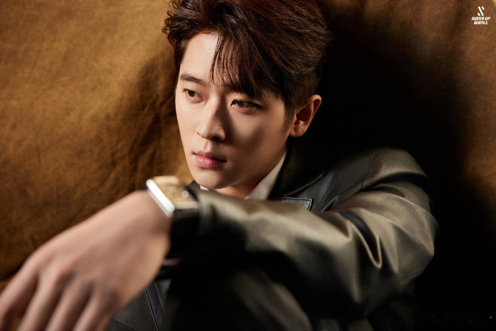 丞磊尖叫之夜出图  丞磊皮衣皮裤 丞磊好帅啊 