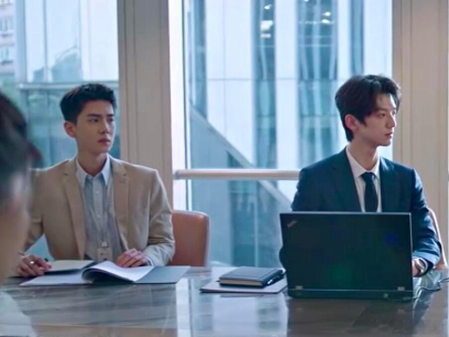 兰香如故的九皋原来是老熟人果然人红了脸就变得清晰了 ​ ​​​