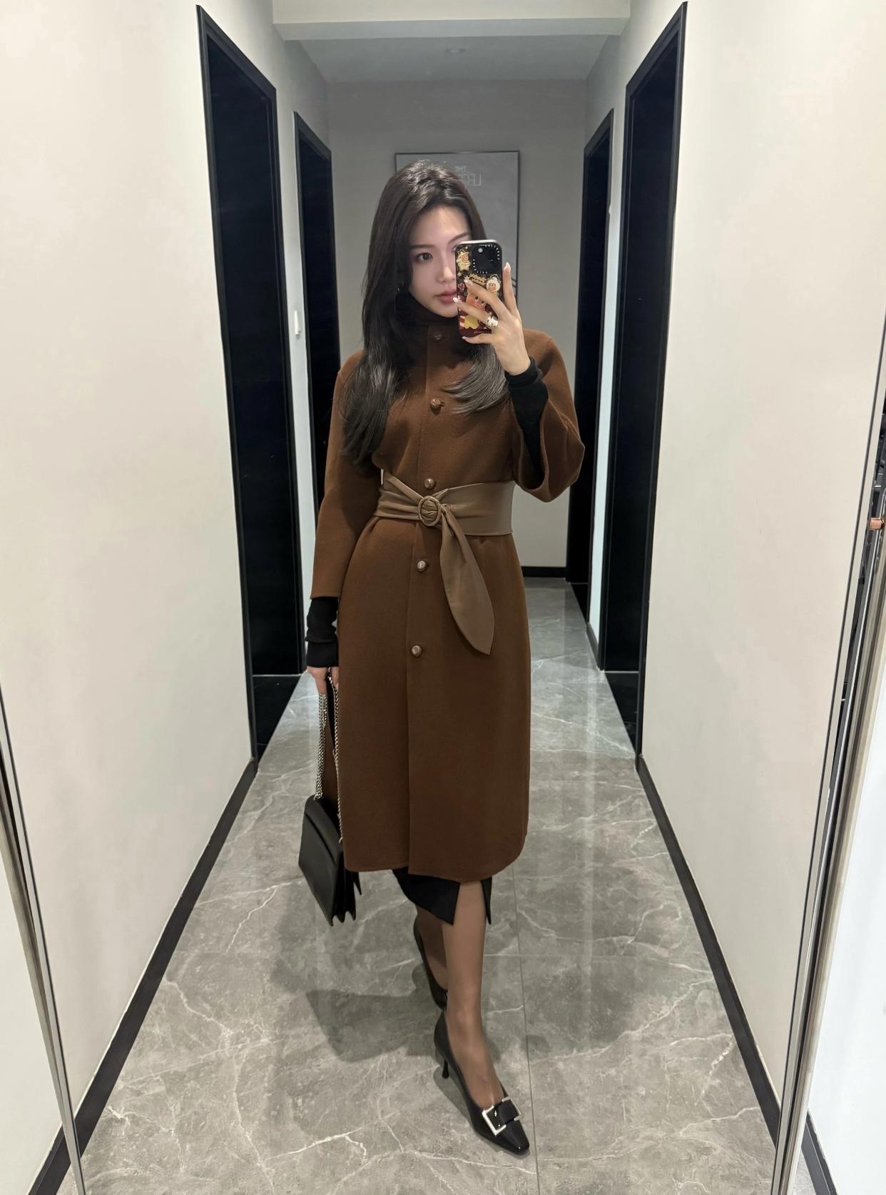 每日搭配分享·时尚穿搭优雅棕色大衣穿搭，时尚又保暖！🌟👗