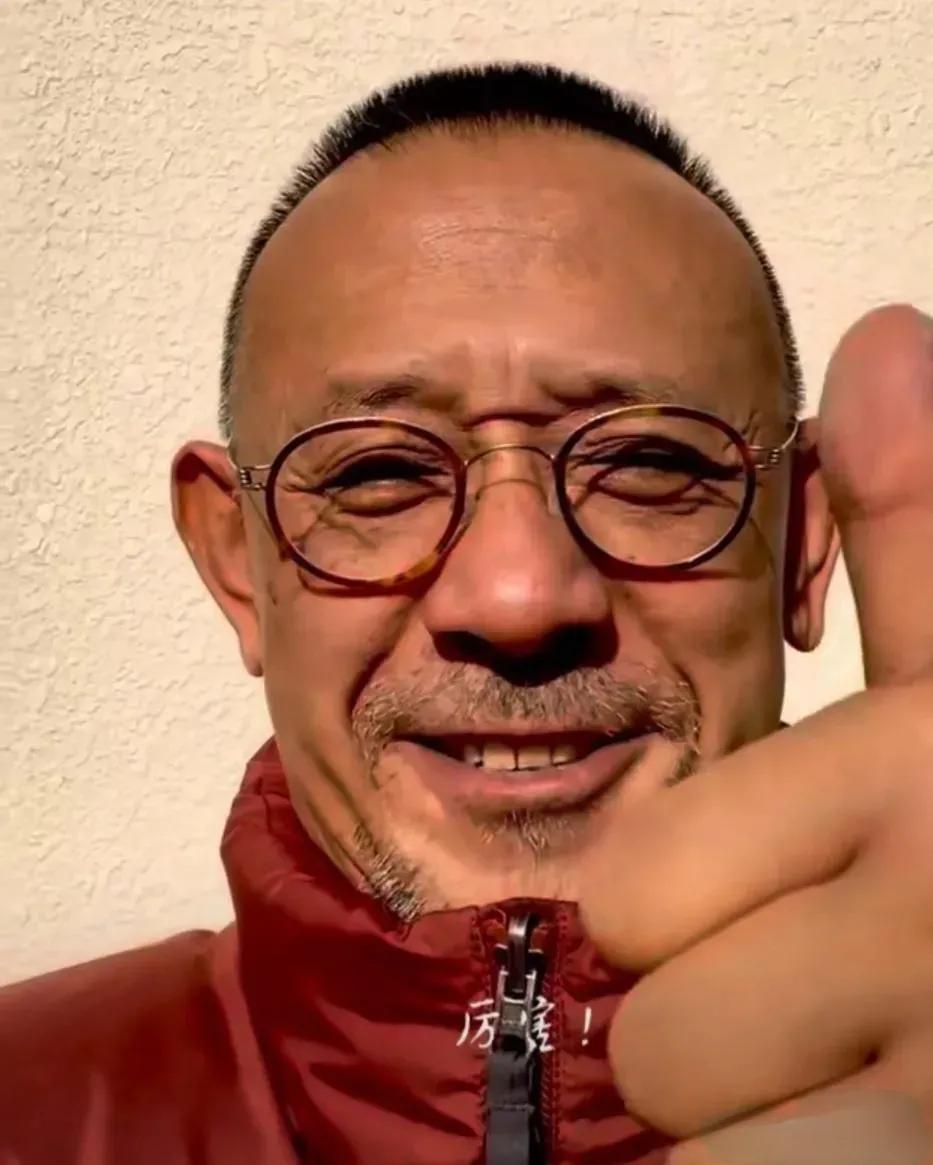 姜文也老了，不过还是很有魅力，再跟刘晓庆合拍电影的话应该完全没有姐弟的感觉了
