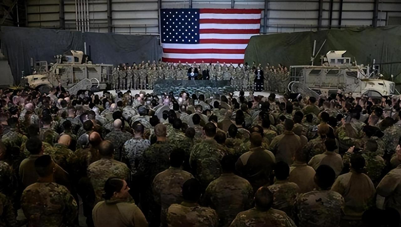 4月23日深夜，伊朗首都上空接连响起巨响，防空炮火照亮城区，民众在睡梦中被惊醒，