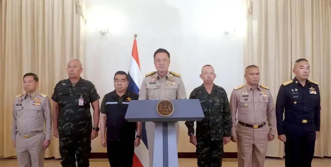 出手了！中国表态！
先把话摆在桌上：泰柬边境又起冲突，谁先扣的扳机已经不重要，重