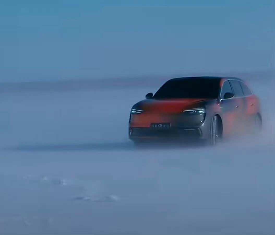 问界M6或将成为下一个爆款空间上比M5大但盲猜价格比M7M8要便宜一些设计更年轻