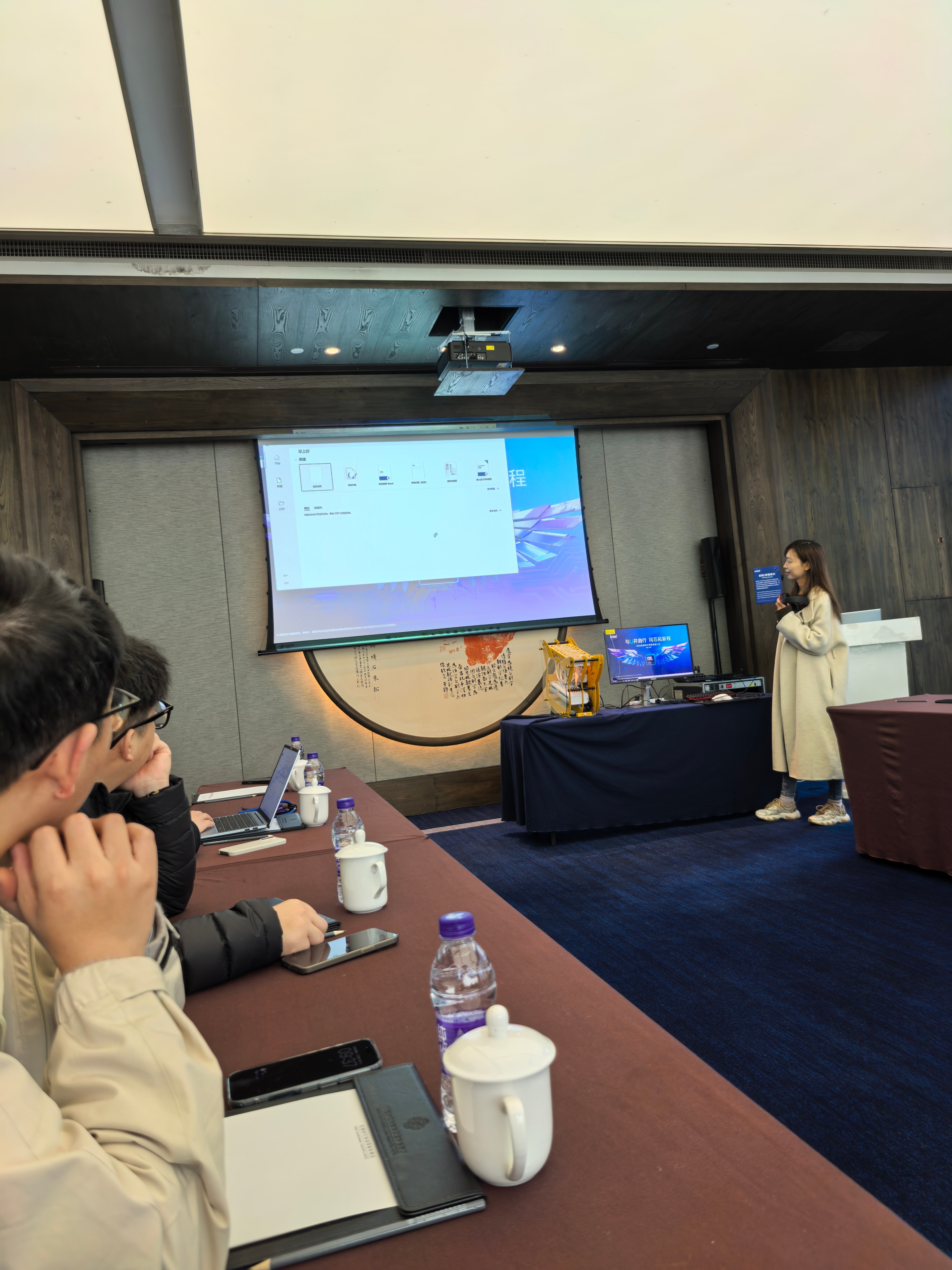 英特尔现在有给自己个昵称是“樱桃”有点像四川话的谐音梗intel 樱桃他们的UL