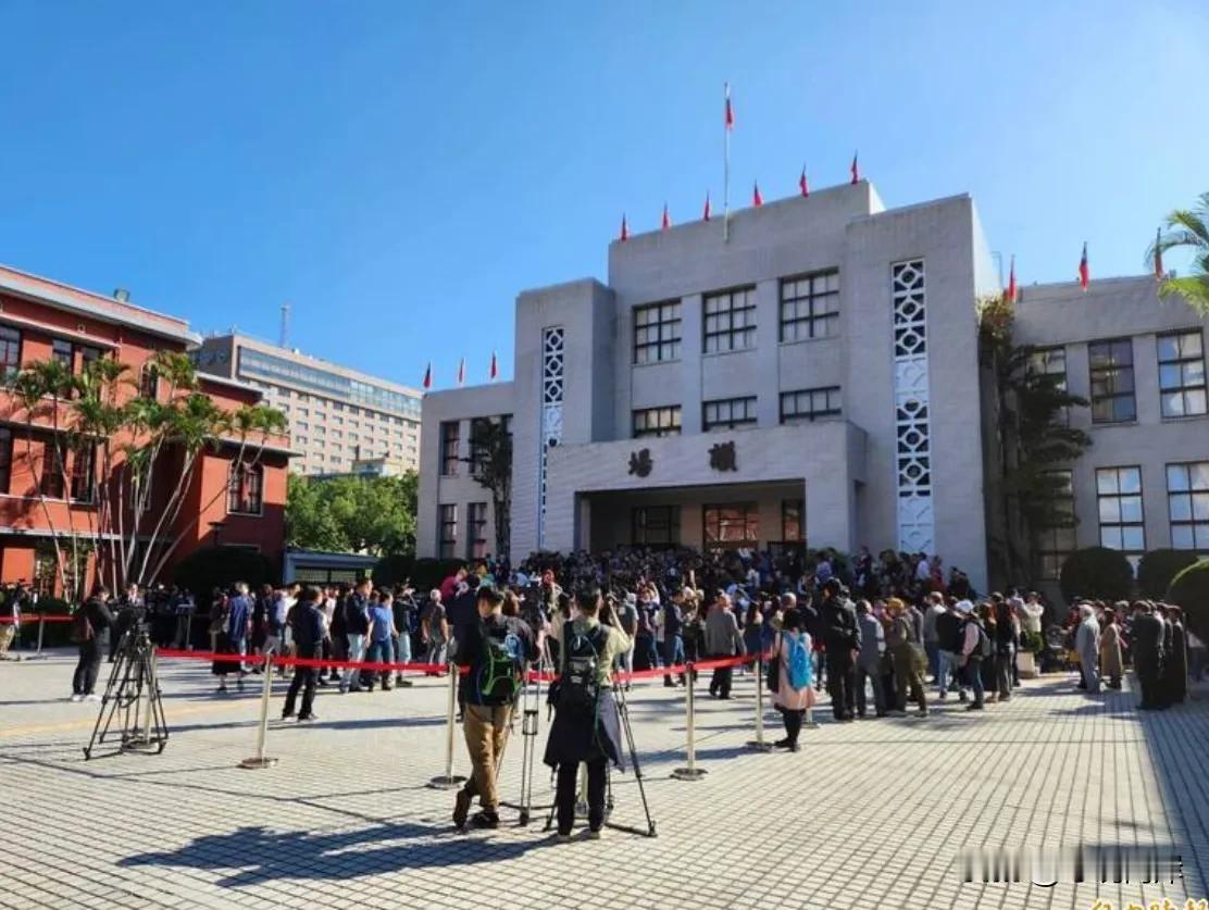 柯文哲、民众党和黄国昌恐怕真的是要凉凉了。
台湾省立法机构的8个常设委员会将于2